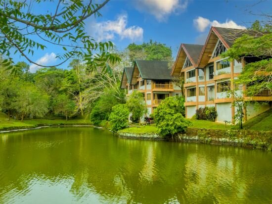 Hotel Canyon Woods Resort Club, Province of Batangas, photo