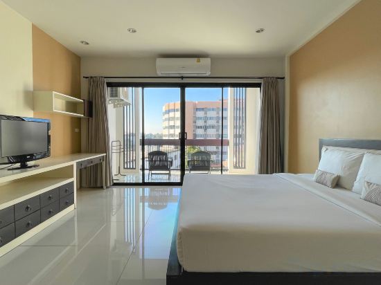 Фото The Empire Nimman