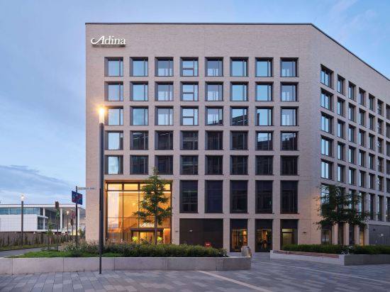 Фото Adina Apartment Hotel Cologne