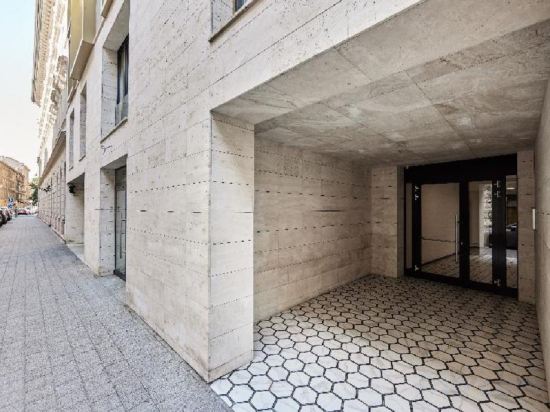 Фото The Amberlyn Suite Hotel