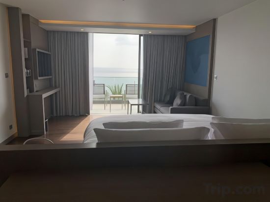 Фото Oceanfront Beach Resort