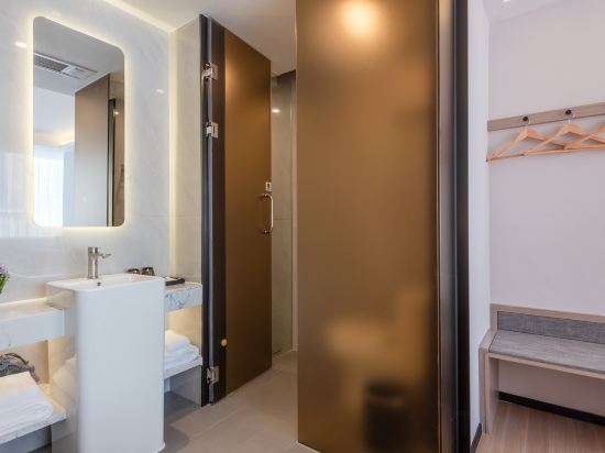 Фото Huanyi Hotel