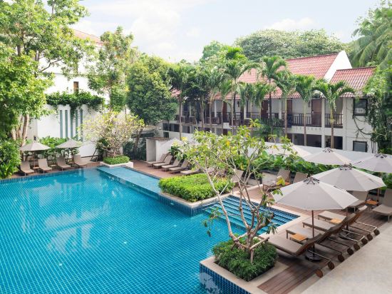 Фото Woodlands Suites Serviced Residences