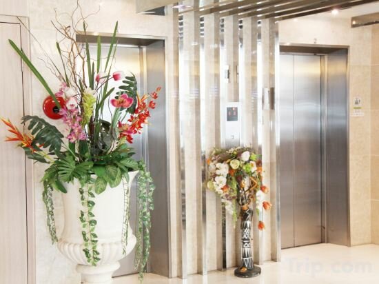 Фото Centric Place Hotel