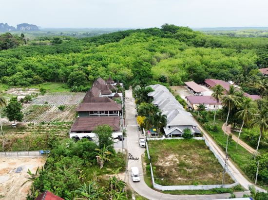 Фото Baan Santhiya Private Pool Villas