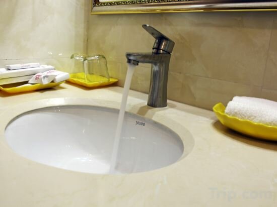 Фото Phoenix Legend Hotel