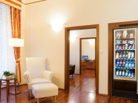 Фото Cloister Inn