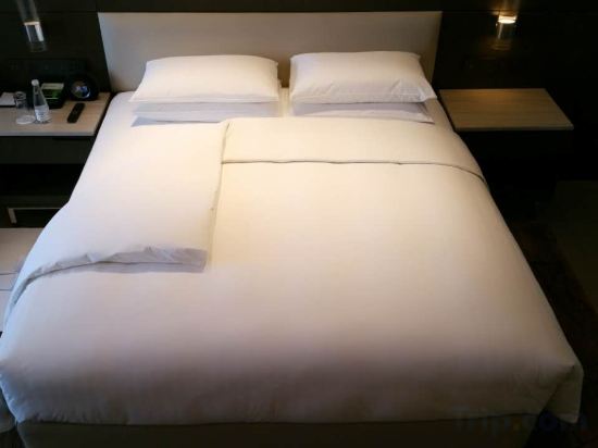 Фото Courtyard by Marriott Tianjin Hongqiao