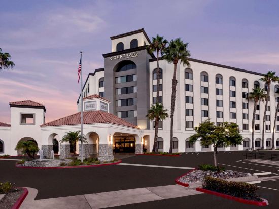 Фото Courtyard by Marriott San Diego Miramar