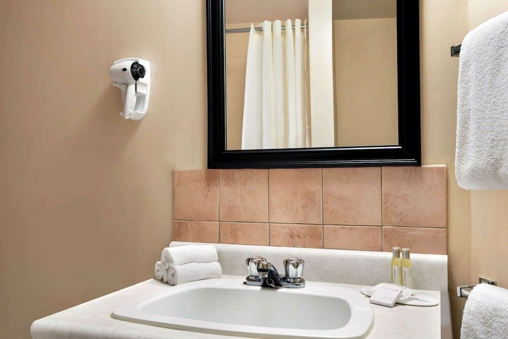 Фото Thriftlodge Edmonton