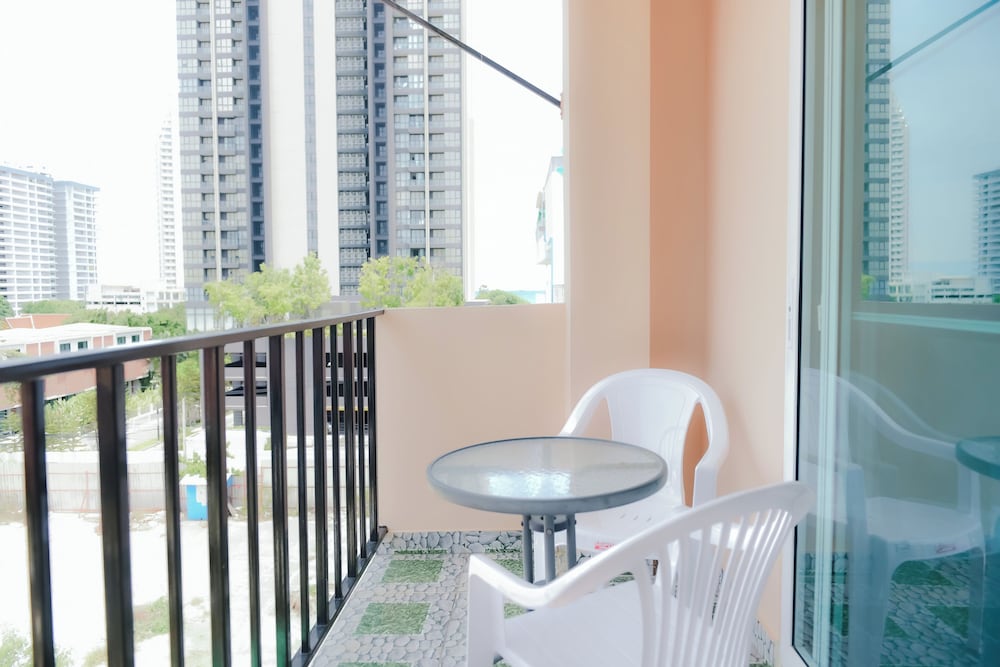 Фото Patamnak Beach Guesthouse