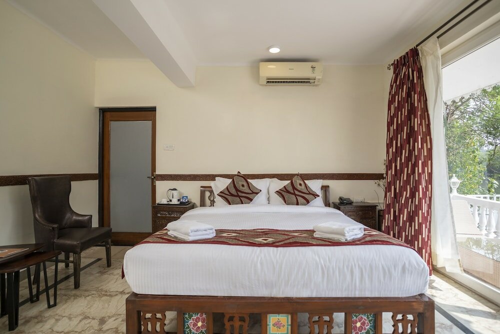 Фото Stone Wood River Front