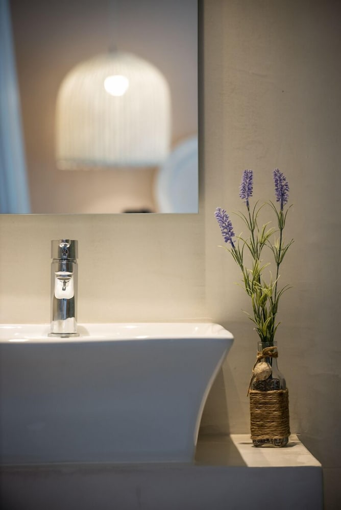 Фото Mari Kristin Beach Hotel - Adults Only