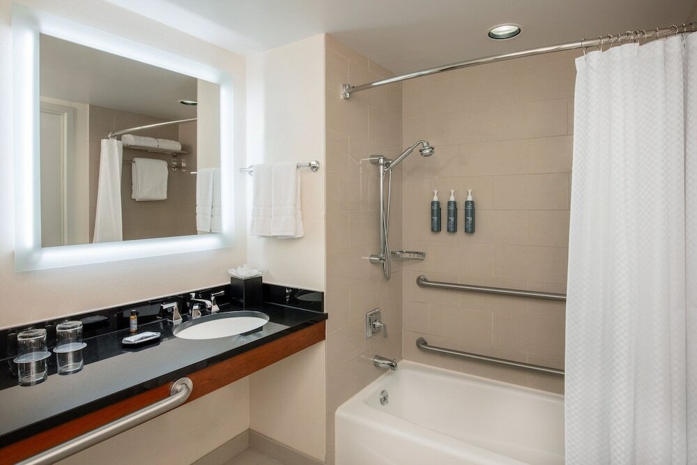 Фото The Westin Boston Seaport District