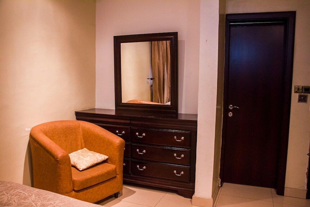 Фото Tivoli Residence & Bar