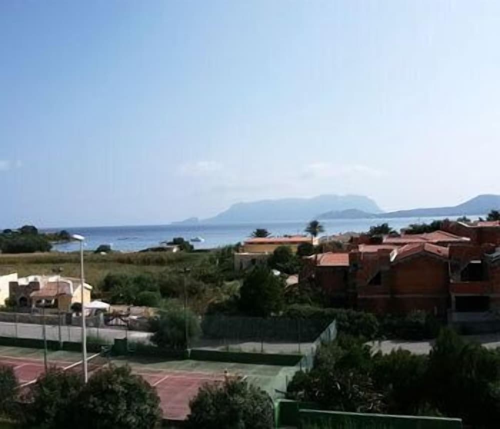 Фото Hotel Abbaruja