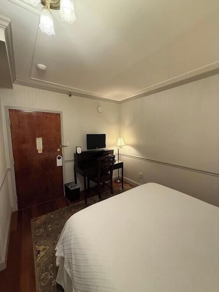 Фото Penn's View Hotel