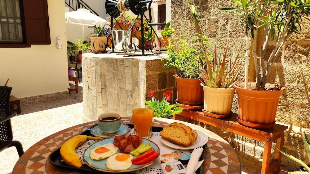 Фото Eleni Rooms