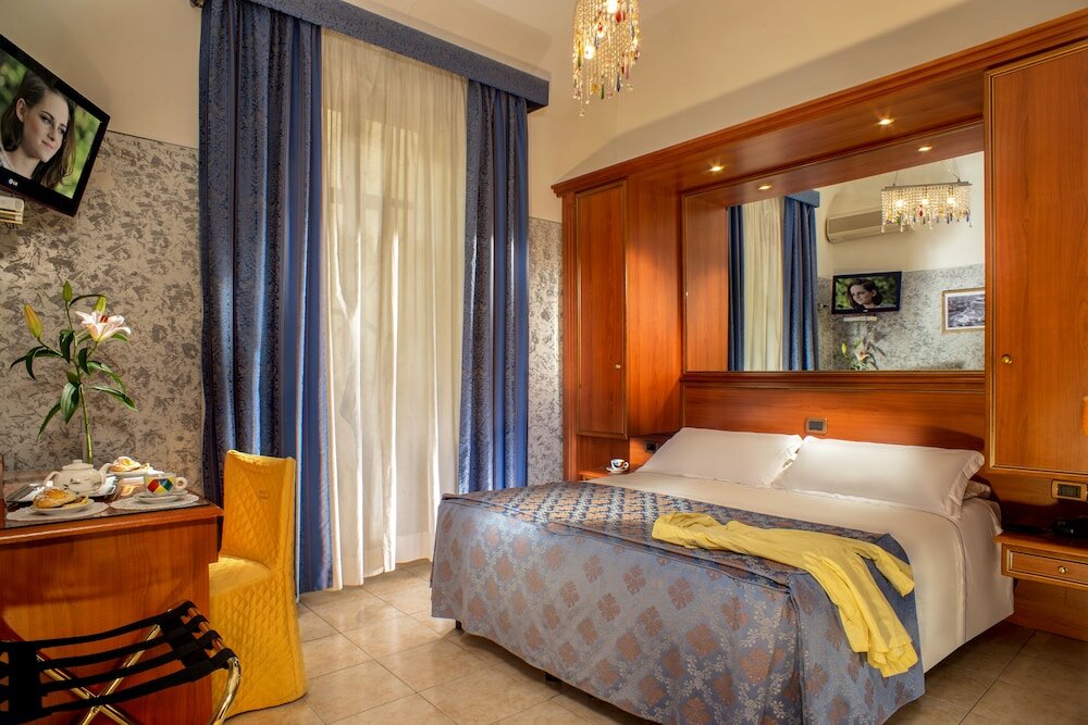 Фото Hotel Assisi