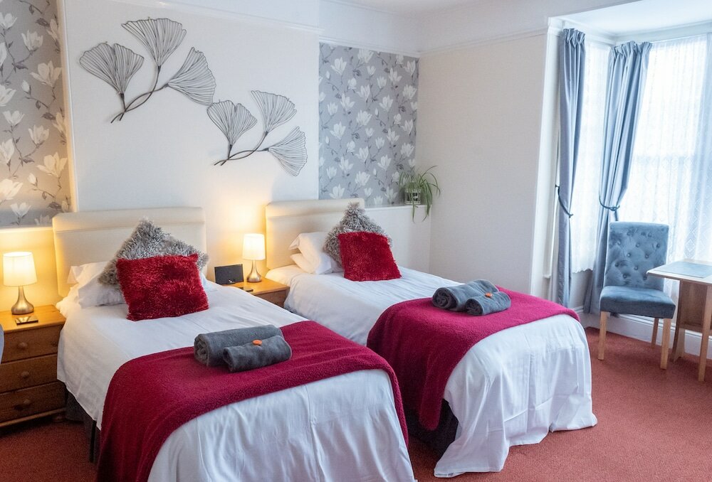 Фото отеля 2