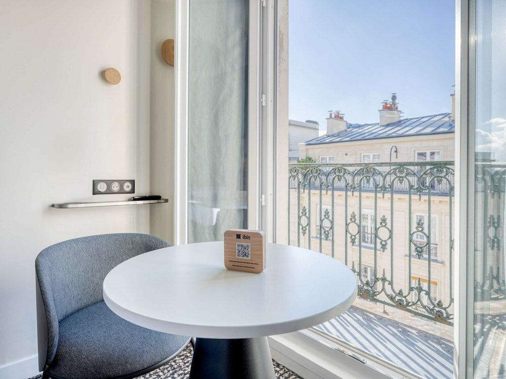 Фото Ibis Paris Père Lachaise