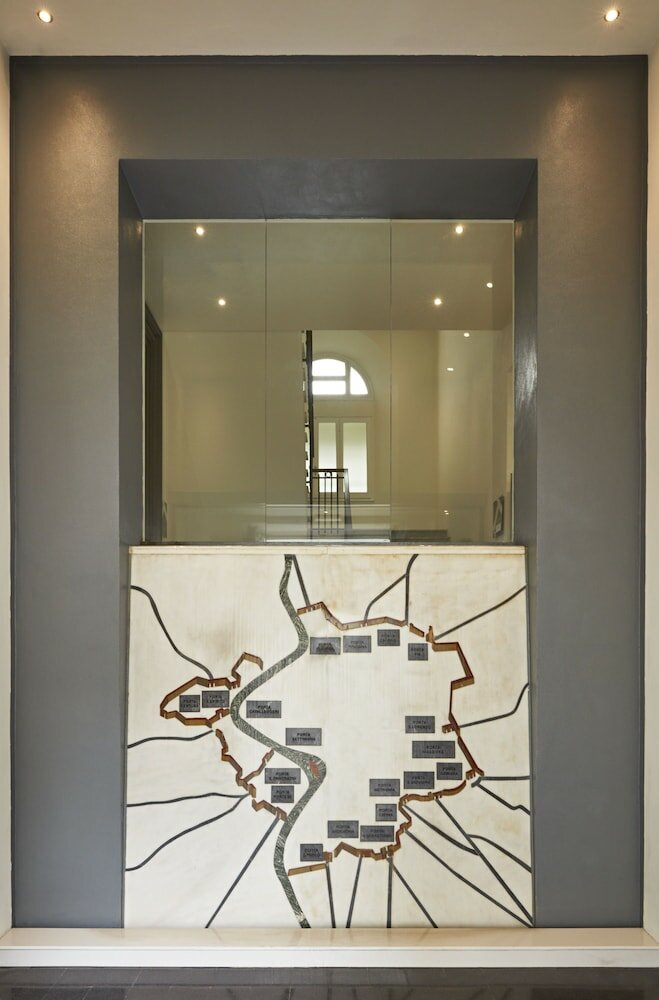 Фото Hotel The Building