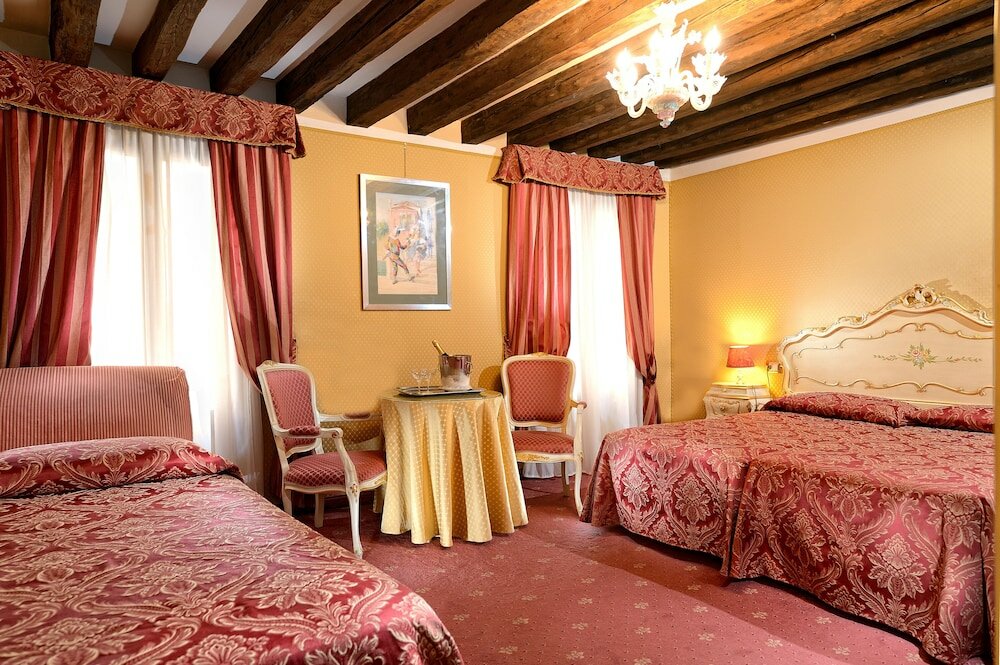 Фото Ambassador Tre Rose