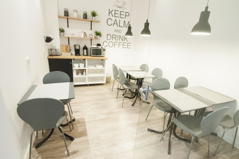 Фото Hostal Live Barcelona