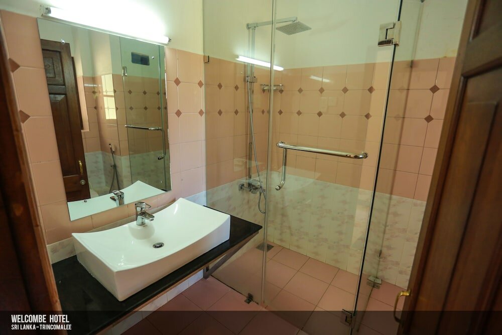 Фото Welcombe Hotel