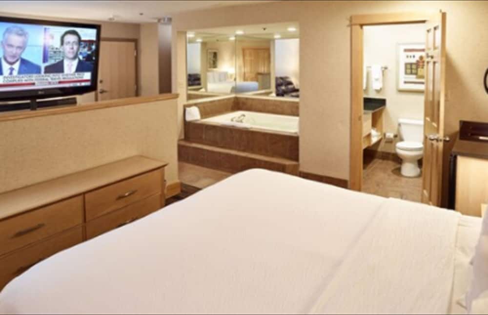 Фото LivINN Hotel Minneapolis North Fridley