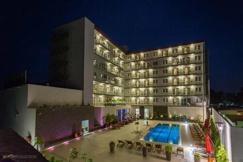 Гостиница Millenium Suites в Конакри