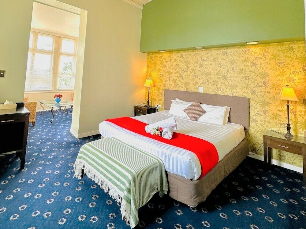 Фото The Esplanade Hotel