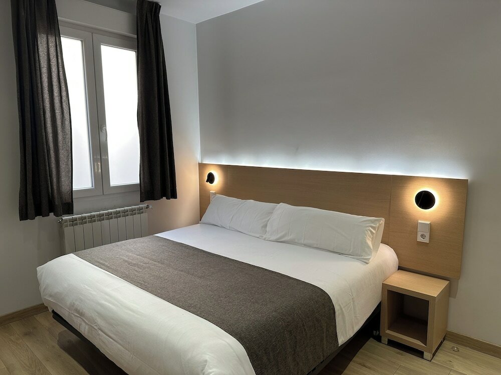 Фото Hostal Sol Square Madrid