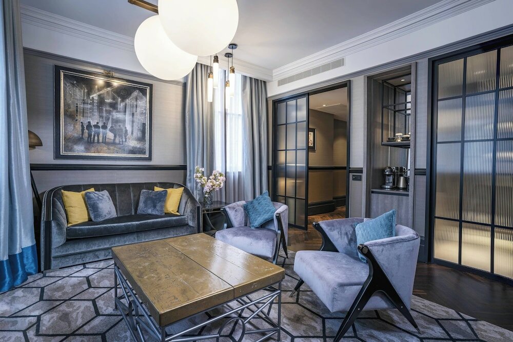 Фото The Dixon Autograph Collection