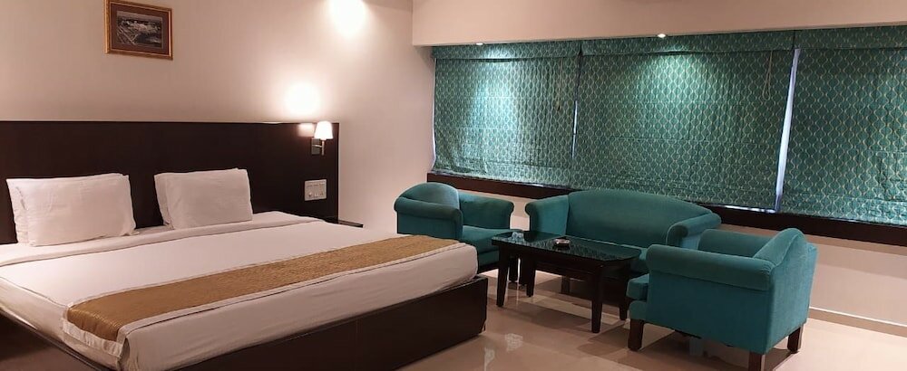 Фото The Curzon Court