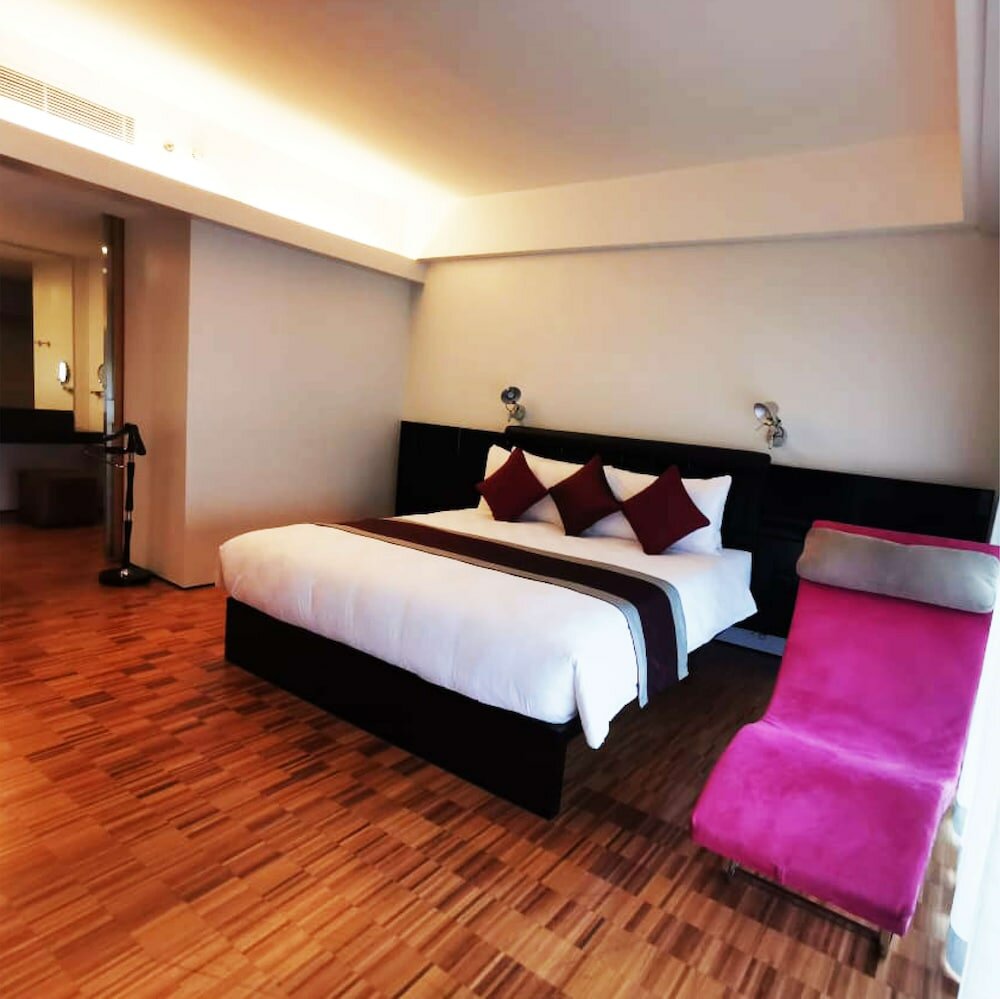 Фото Hotel Maya Kuala Lumpur