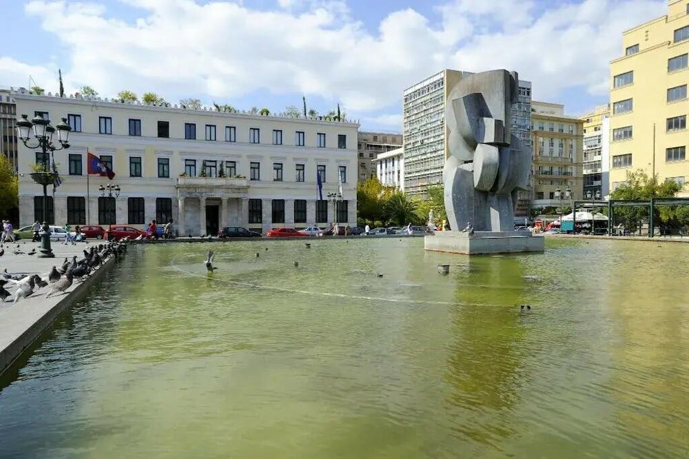 Фото отеля 1