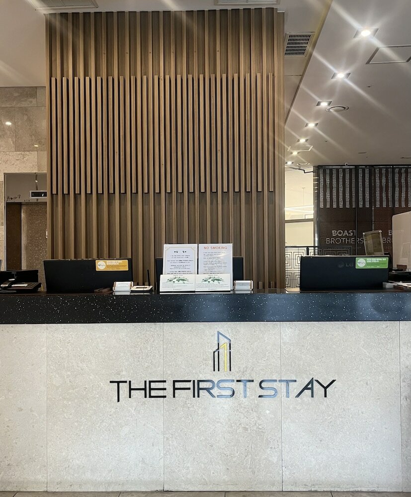 Фото First Stay Hotel