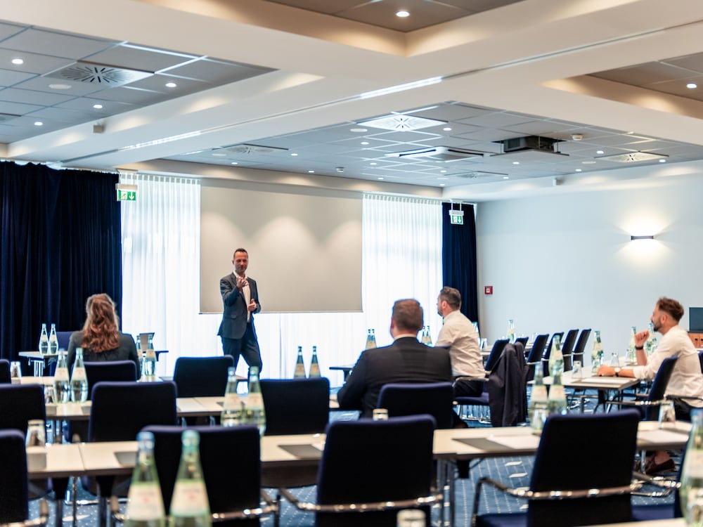 Фото Hotel Vier Jahreszeiten Starnberg