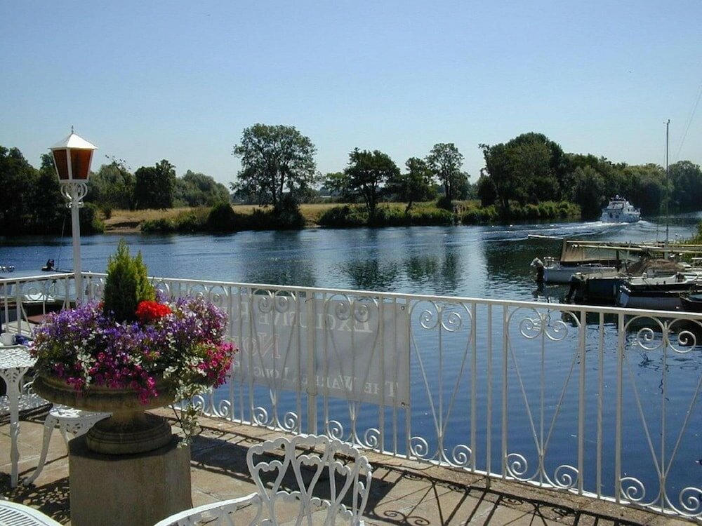 Фото Warren Lodge Hotel