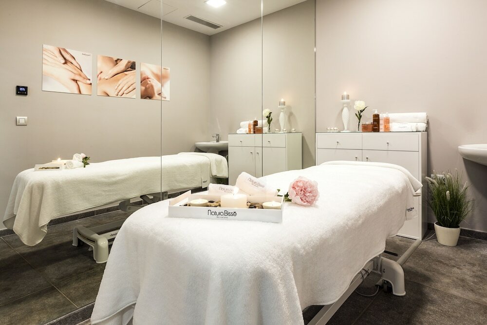 Фото Hotel SPA Ciudad de Binefar