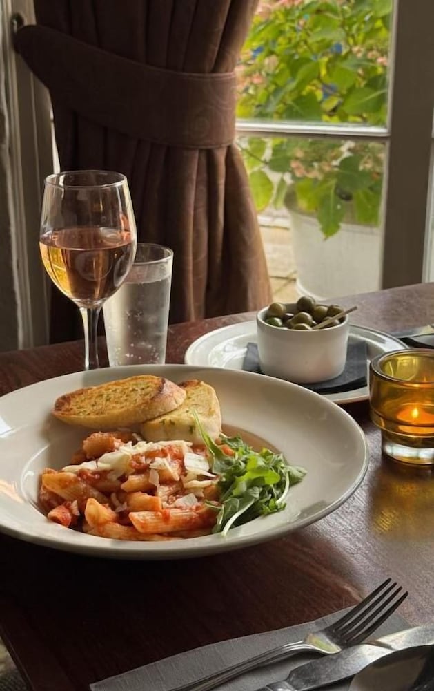 Фото Warren Lodge Hotel