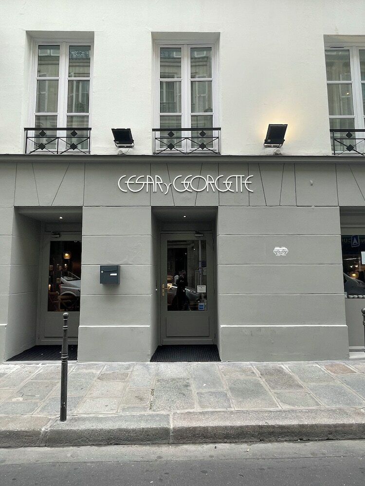 Фото La Dépendance