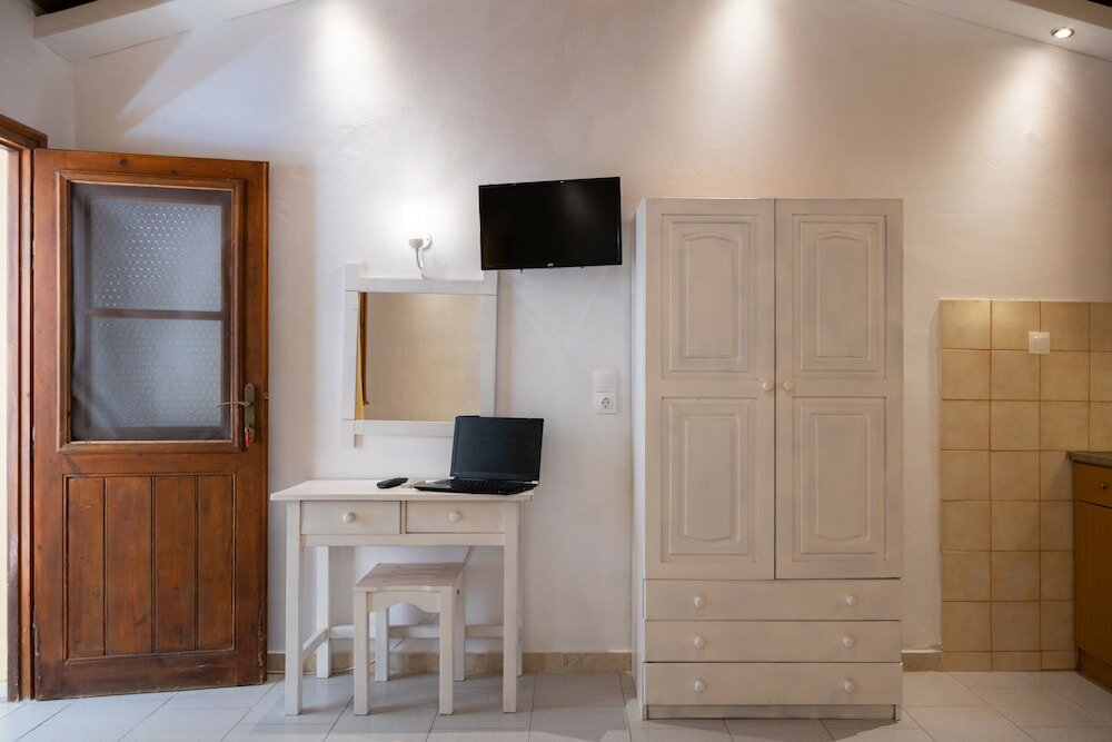 Фото Wilde Rose Hotel