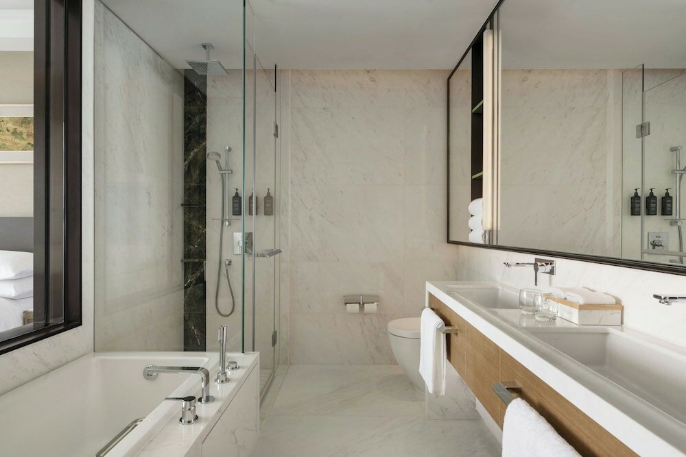 Фото Sheraton Hong Kong Tung Chung Hotel