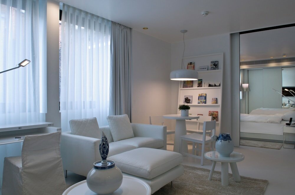 Фото B-aparthotel Regent