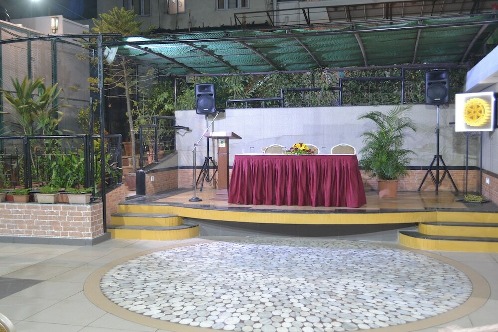 Фото The Emerald Hotel & Executive Apartments