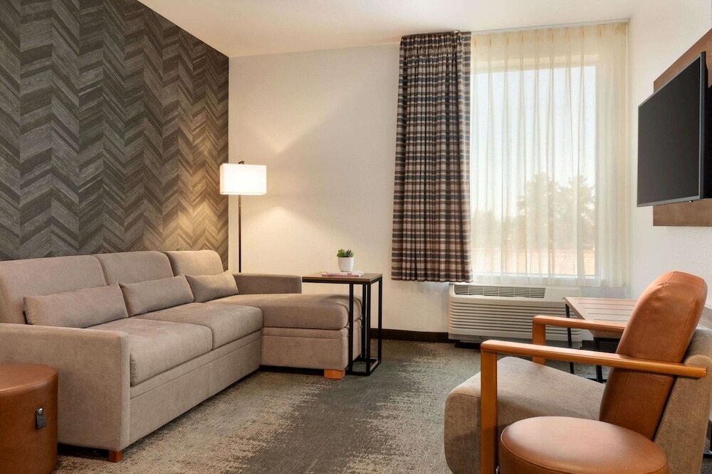 Фото La Quinta Inn & Suites Santa Rosa Sonoma