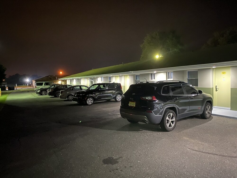 Фото Red Carpet Inn and Suites