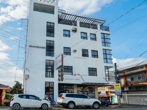 Гостиница RedDoorz Plus @ Hotel Platinum Occidental Mindoro в Провинции Западный Миндоро